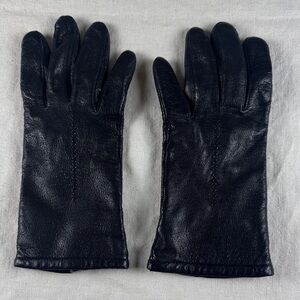 Liz Claiborne Classic Black Gloves